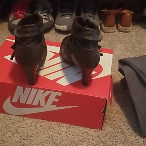 Shoes - Picture 3 of 5